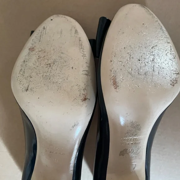 Miu Miu Black Patent Leather Bow Buckle Block Heel Pumps - Picture 4 of 5